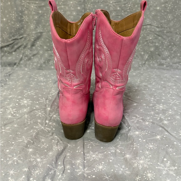 Global Win Pink Heeled Boots - Picture 4 of 7